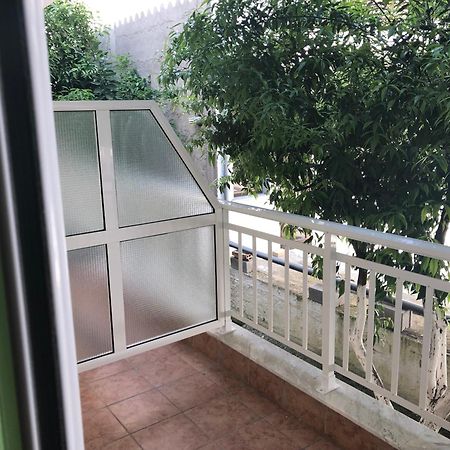 Irida Apartments Néa Skióni Rom bilde