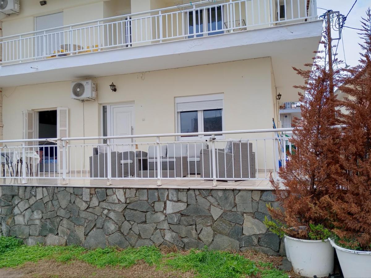 Irida Apartments Néa Skióni Eksteriør bilde