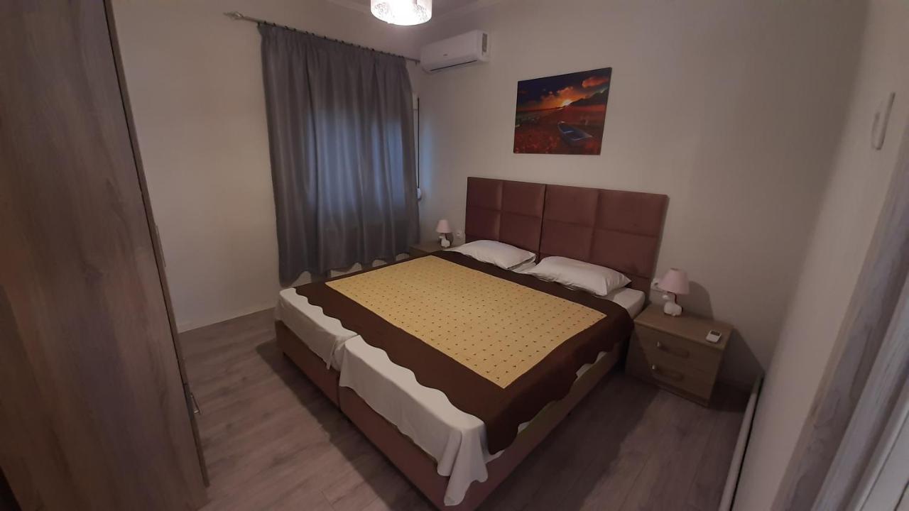 Irida Apartments Néa Skióni Eksteriør bilde