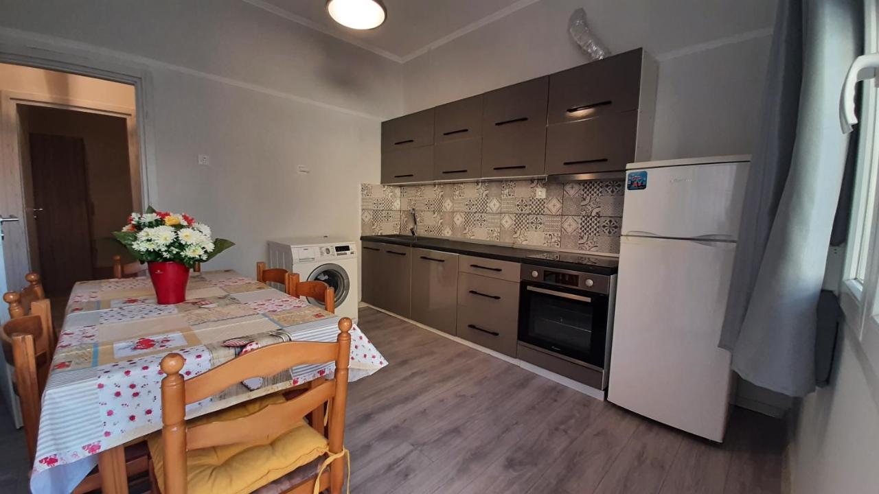 Irida Apartments Néa Skióni Eksteriør bilde