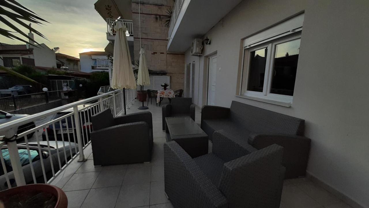 Irida Apartments Néa Skióni Eksteriør bilde