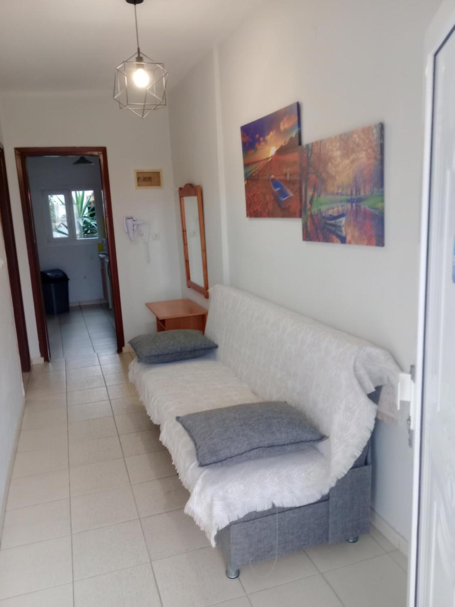 Irida Apartments Néa Skióni Eksteriør bilde