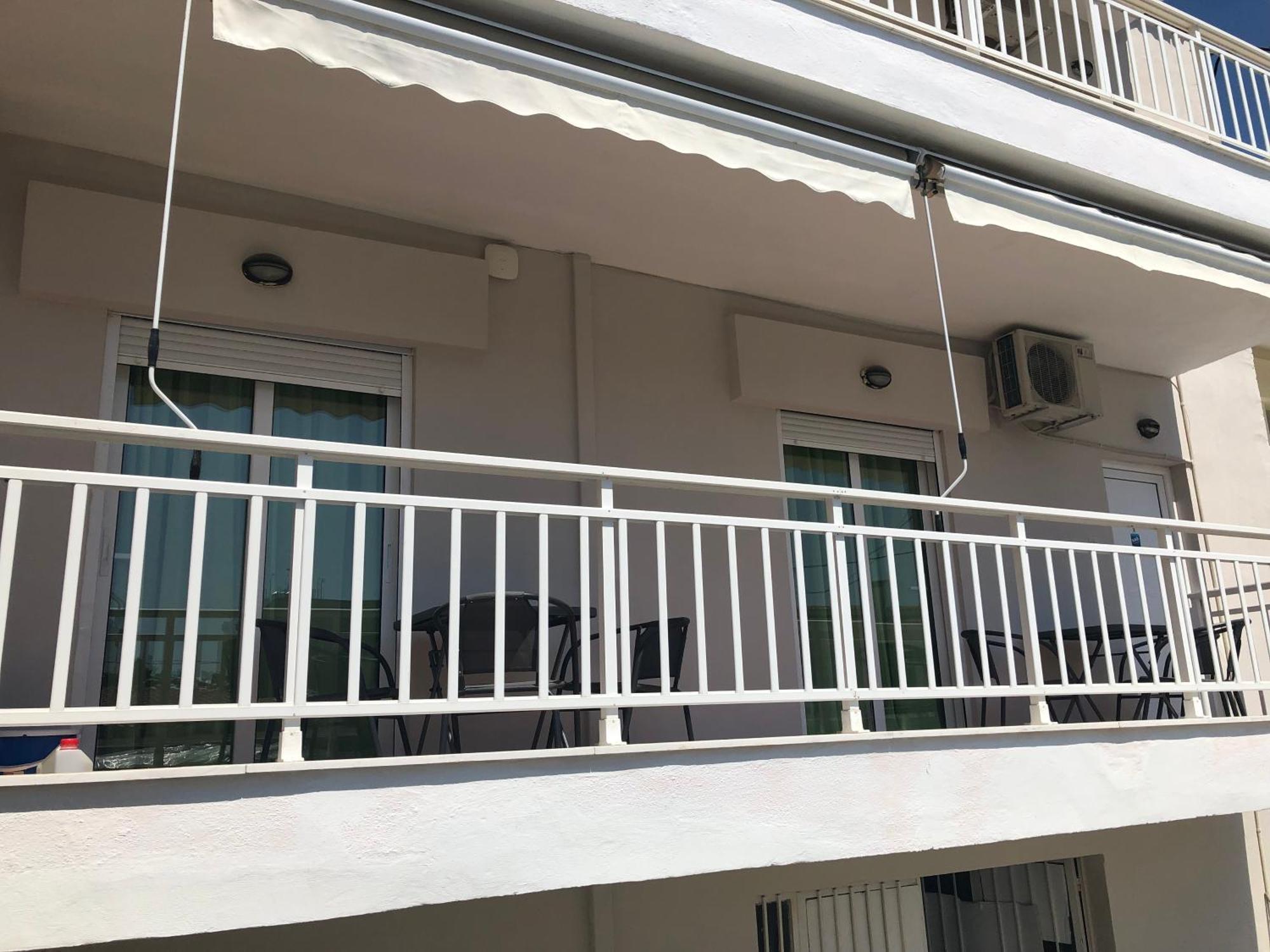 Irida Apartments Néa Skióni Rom bilde