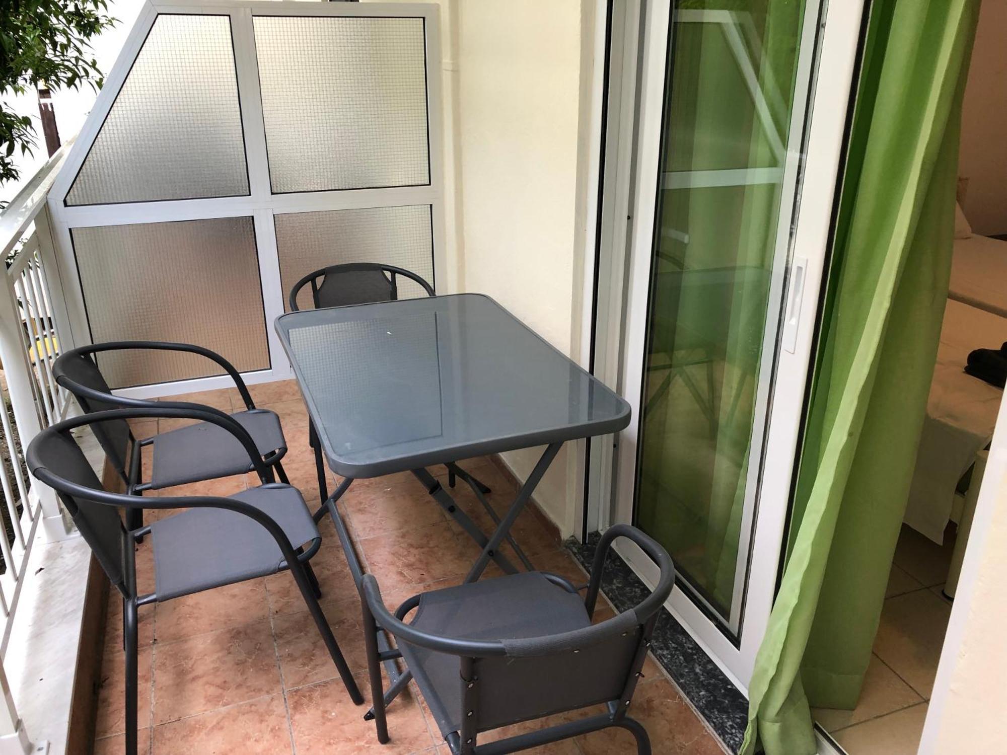 Irida Apartments Néa Skióni Rom bilde