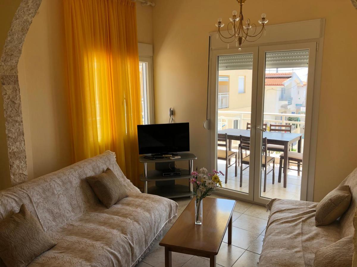 Irida Apartments Néa Skióni Eksteriør bilde