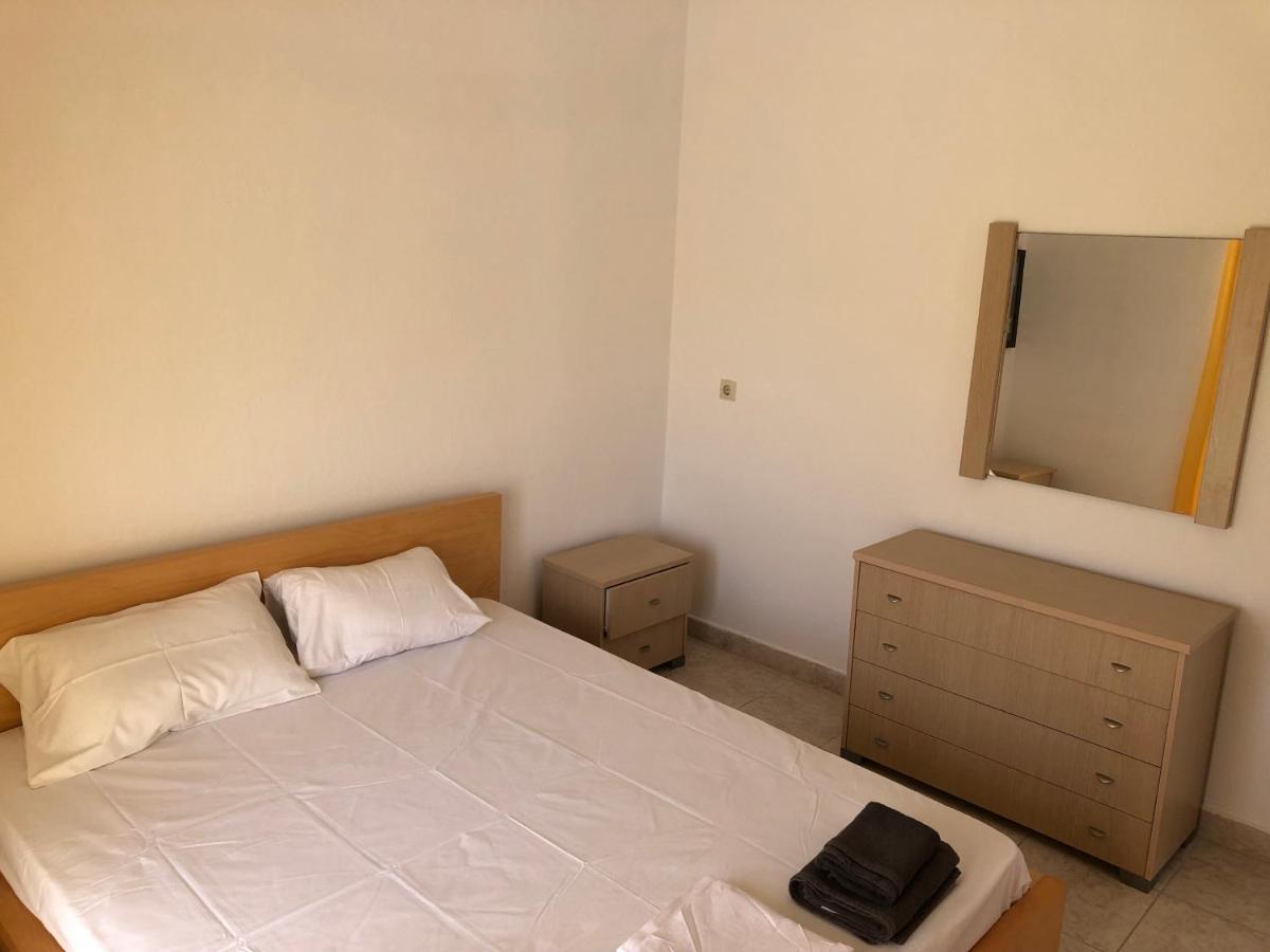 Irida Apartments Néa Skióni Eksteriør bilde