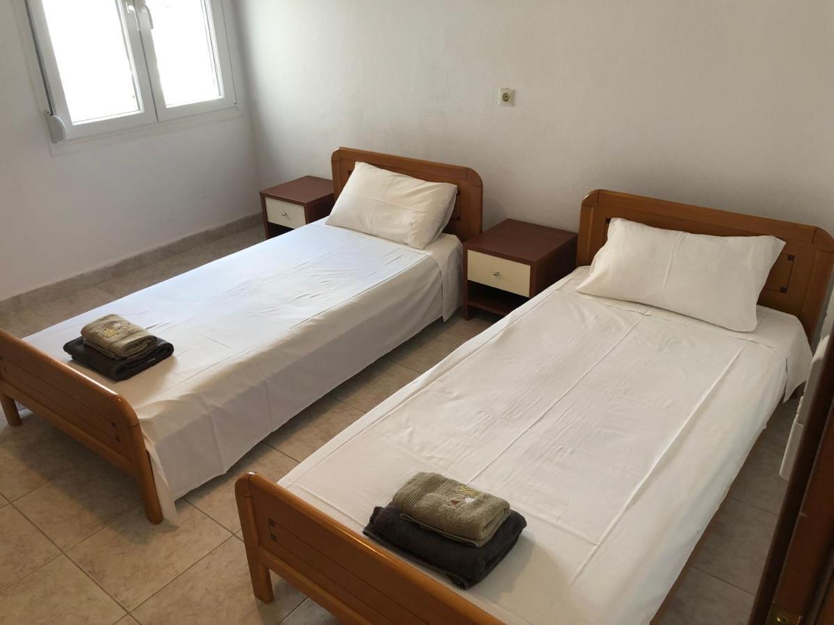 Irida Apartments Néa Skióni Eksteriør bilde