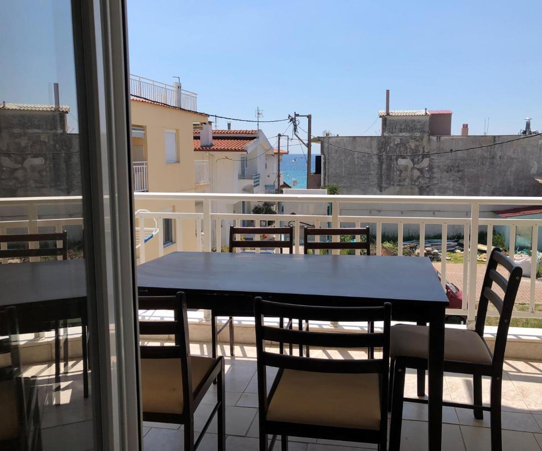 Irida Apartments Néa Skióni Rom bilde